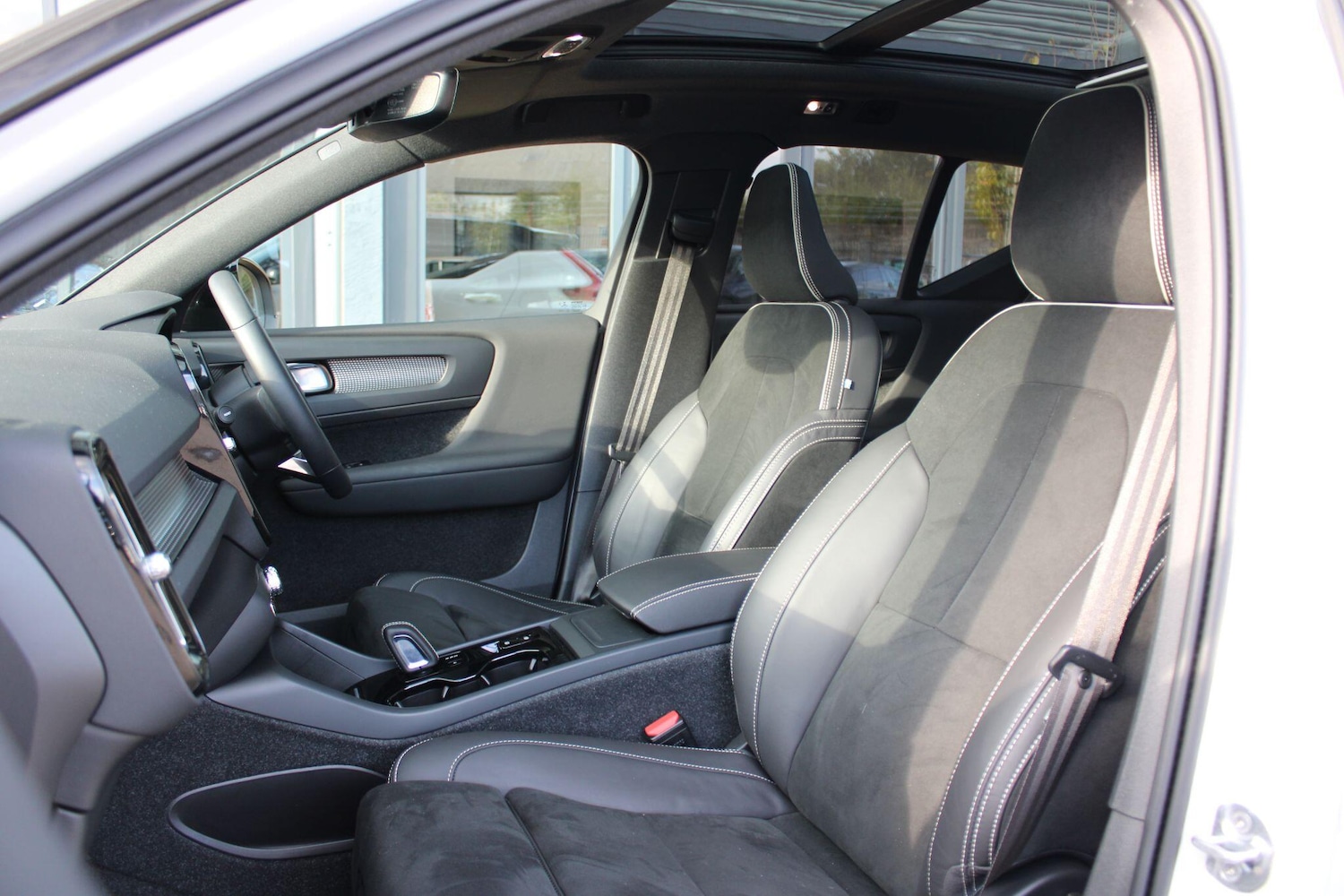 Used Volvo XC40 2021 for sale - 76610218: Photo 14