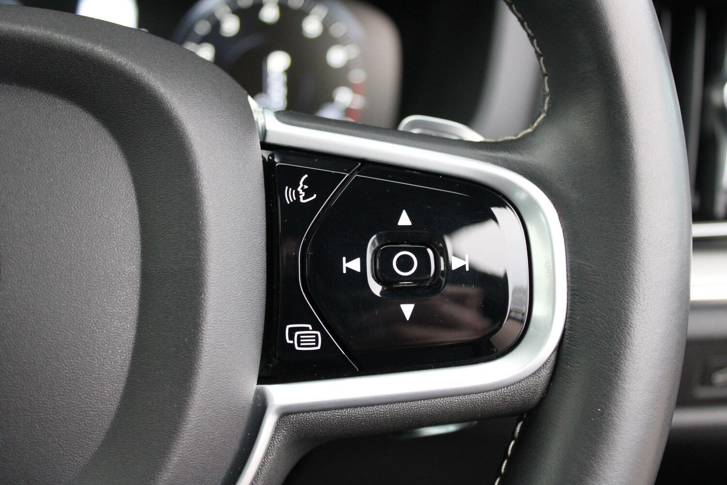 Used Volvo S60 2019 for sale - 77455077: Photo 35