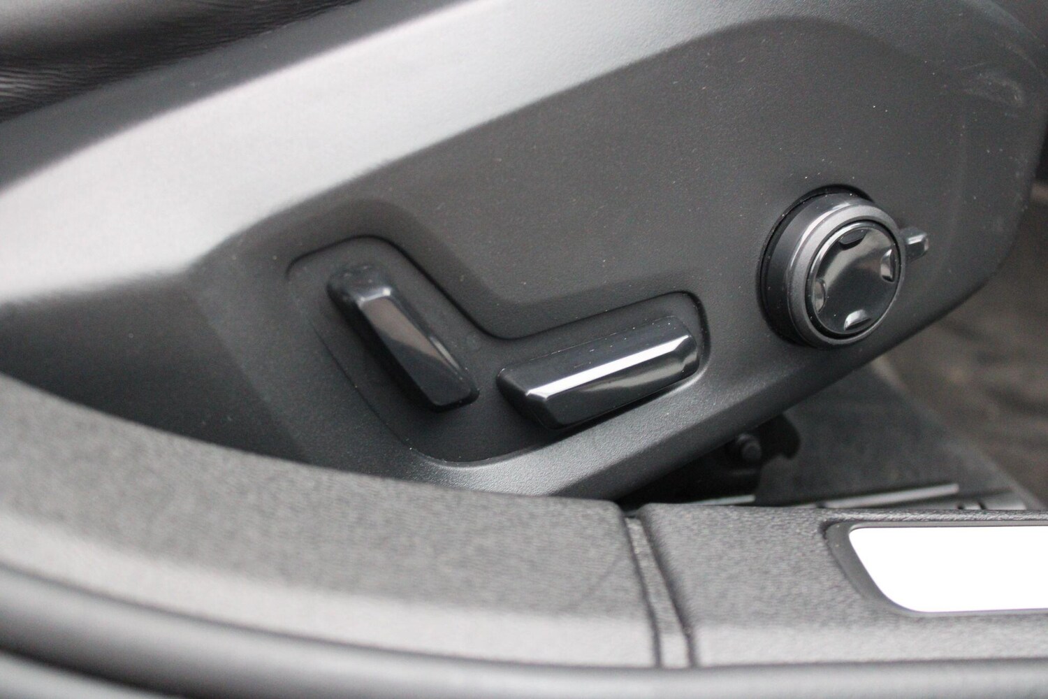 Used Volvo S60 2019 for sale - 77455077: Photo 37