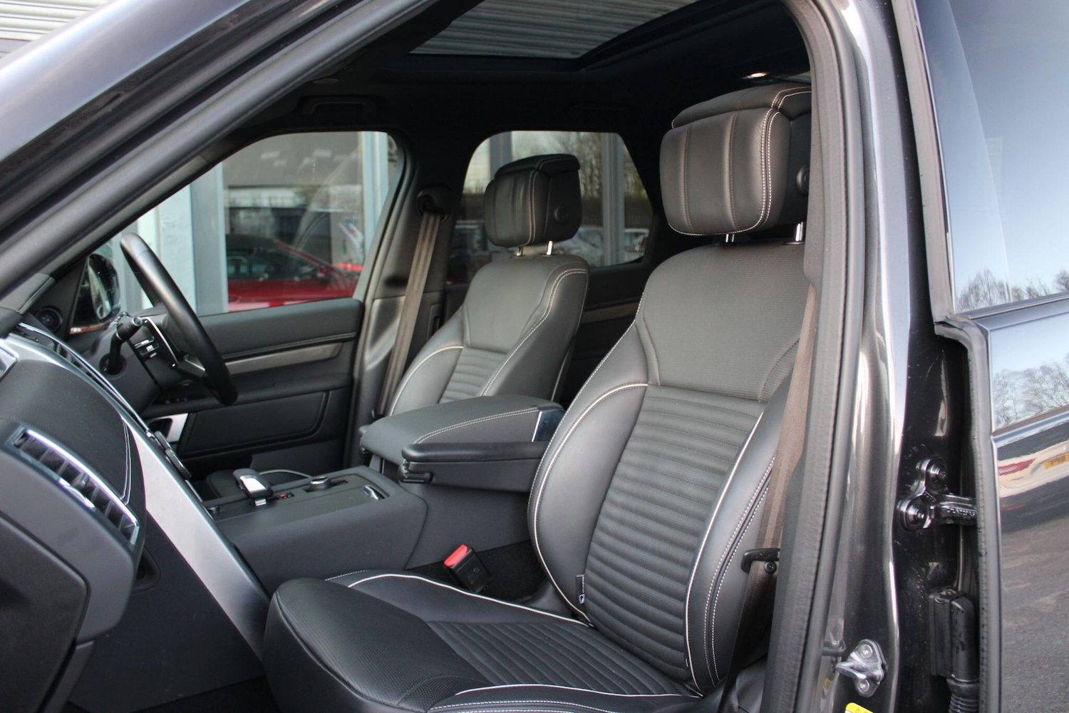 Used Land Rover Discovery 2023 for sale - 77524987: Photo 16