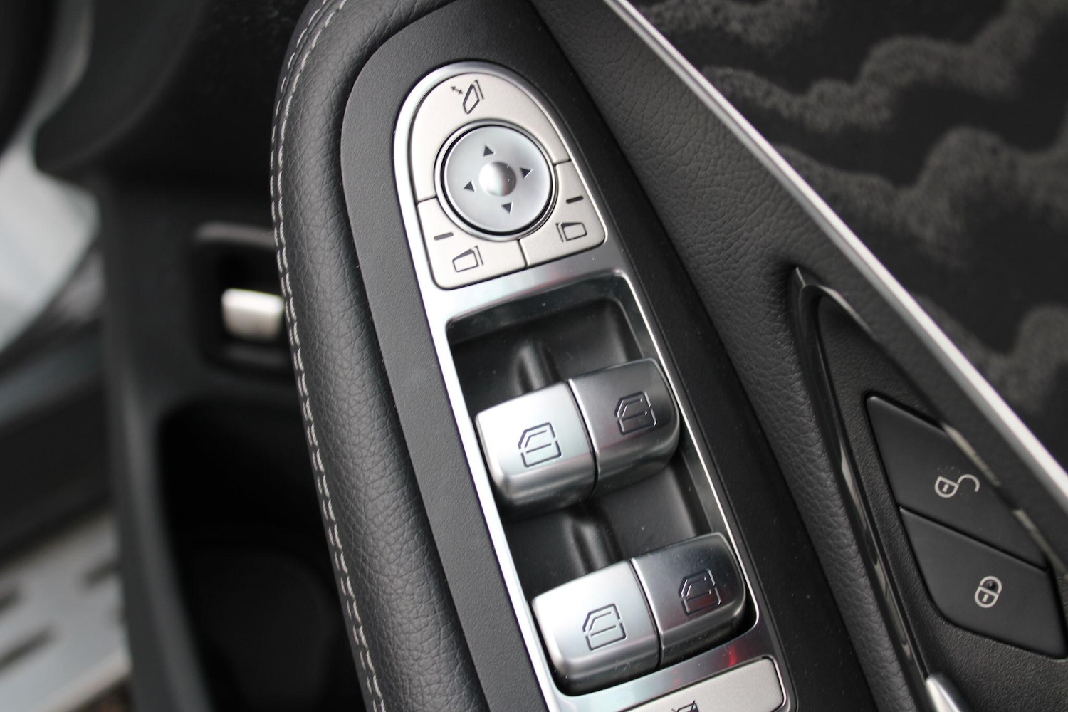 Used Mercedes-Benz GLC 2019 for sale - 76610221: Photo 31