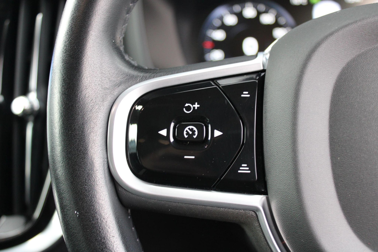 Used Volvo V60 Cross Country 2021 for sale - 77109467: Photo 23