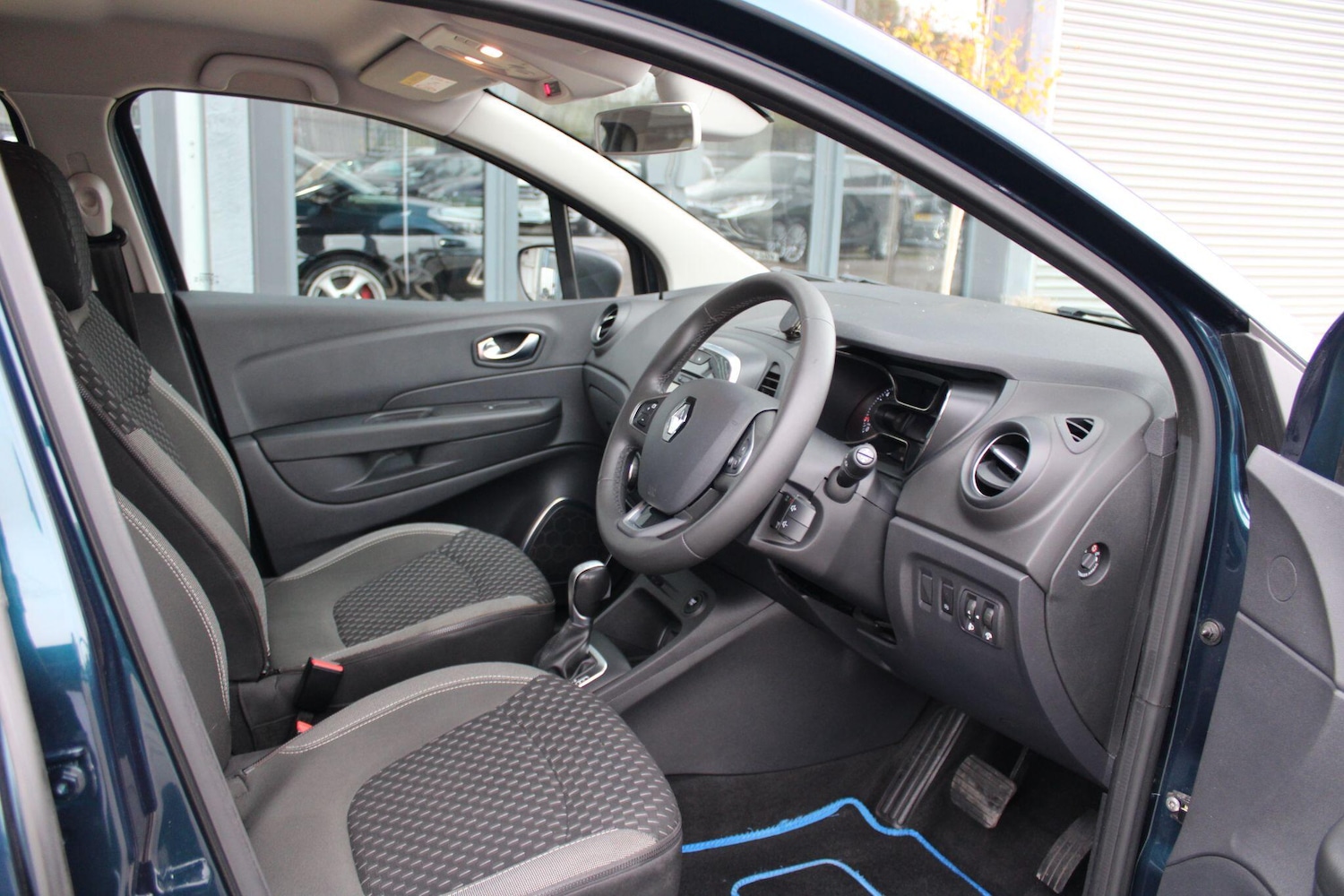 Used Renault Captur 2018 for sale - 76610226: Photo 10