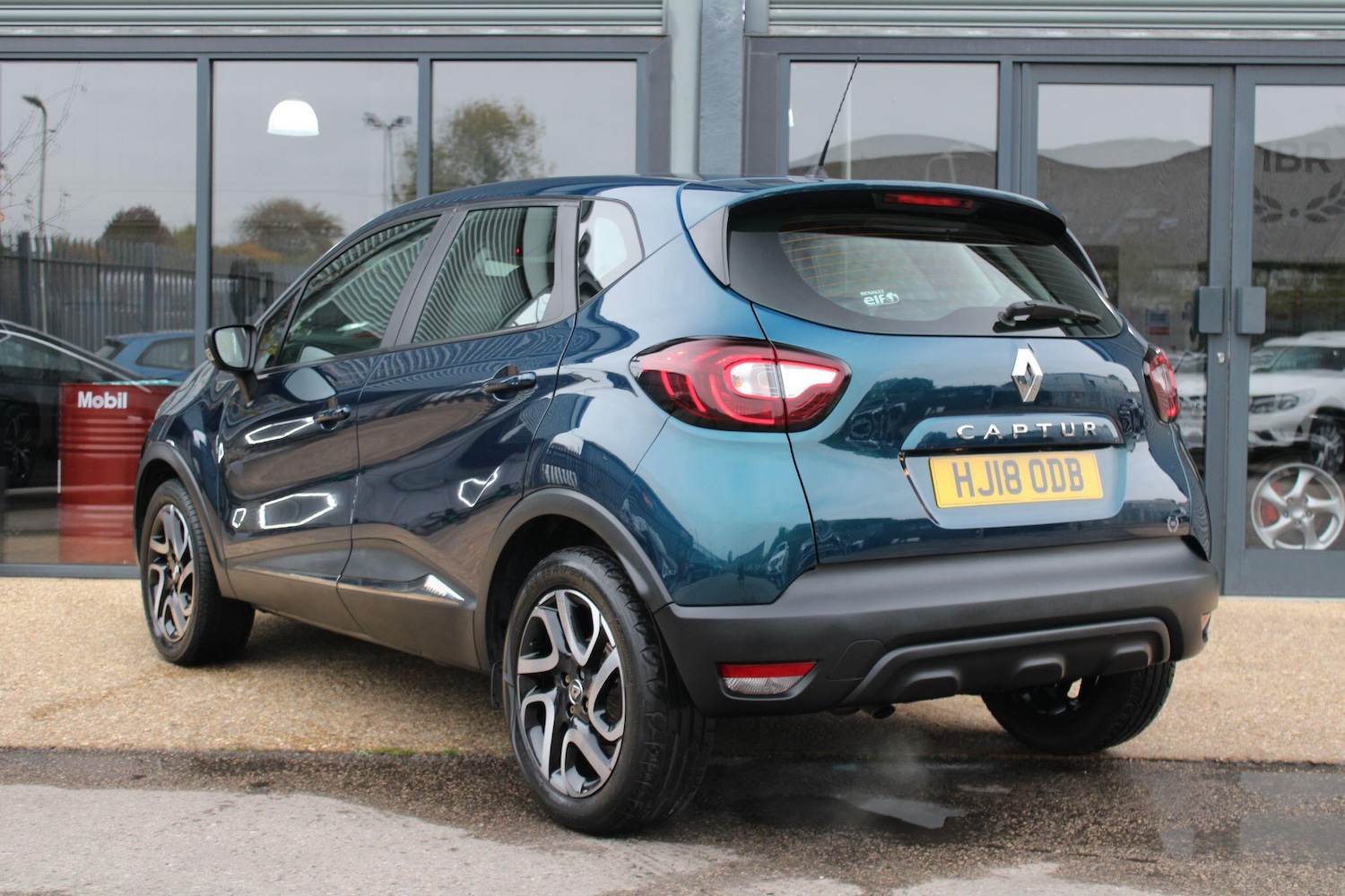 Used Renault Captur 2018 for sale - 76610226: Photo 2