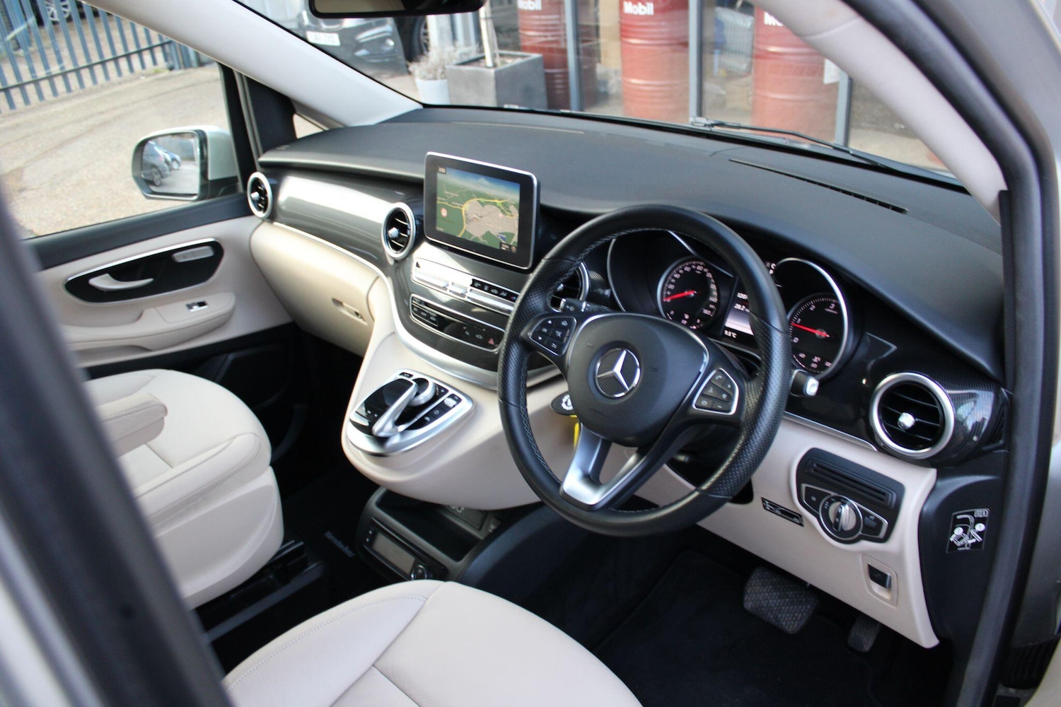 Used Mercedes-Benz V-Class 2017 for sale - 77203601: Photo 22