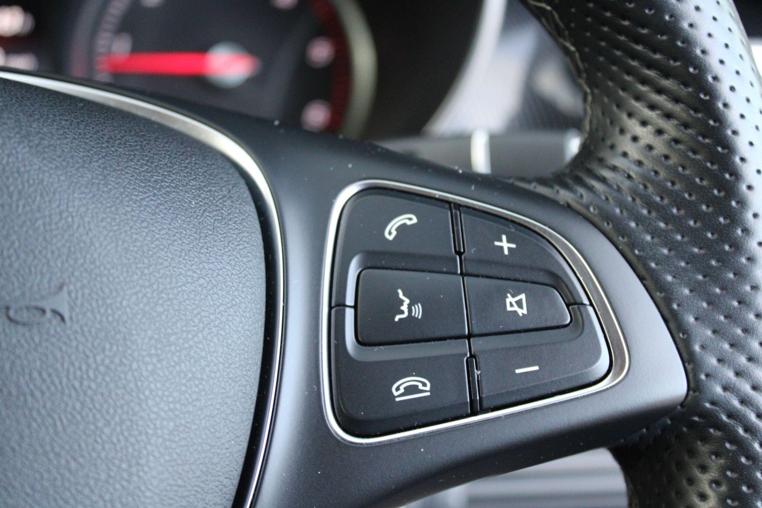 Used Mercedes-Benz V-Class 2017 for sale - 77203601: Photo 31