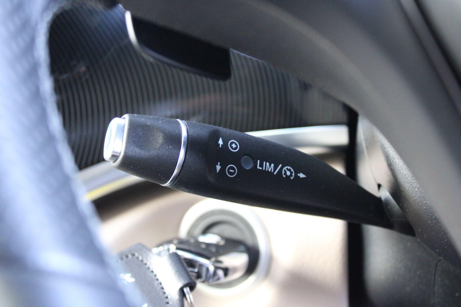 Used Mercedes-Benz V-Class 2017 for sale - 77203601: Photo 32