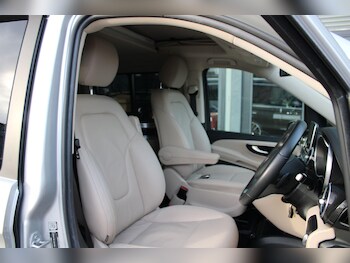 Used Mercedes-Benz V-Class 2017 for sale - 77203601: Photo