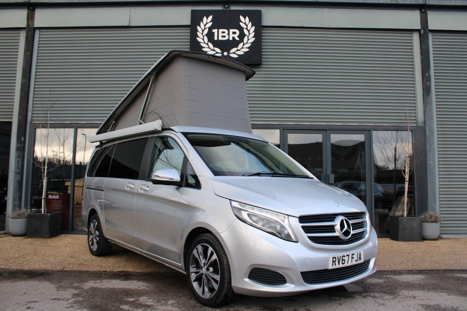 Used Mercedes-Benz V-Class 2017 for sale - 77203601: Photo 4