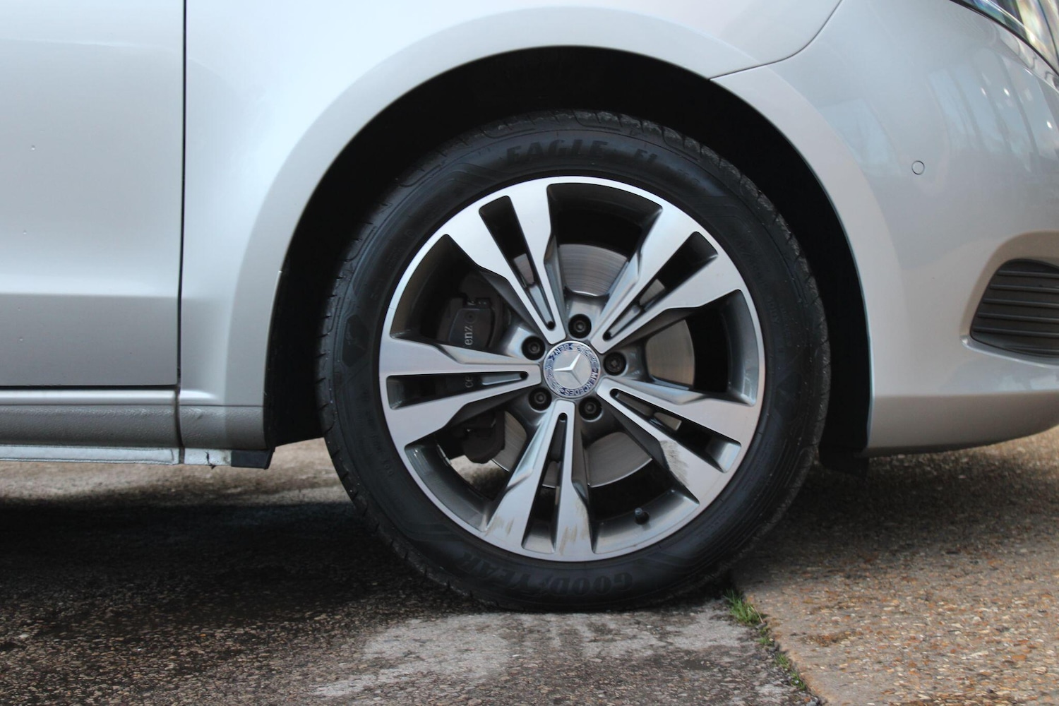 Used Mercedes-Benz V-Class 2017 for sale - 77203601: Photo 41