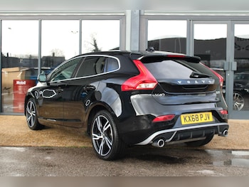 Used Volvo V40 2018 for sale - 77291862: Photo