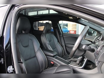 Used Volvo V40 2018 for sale - 77291862: Photo