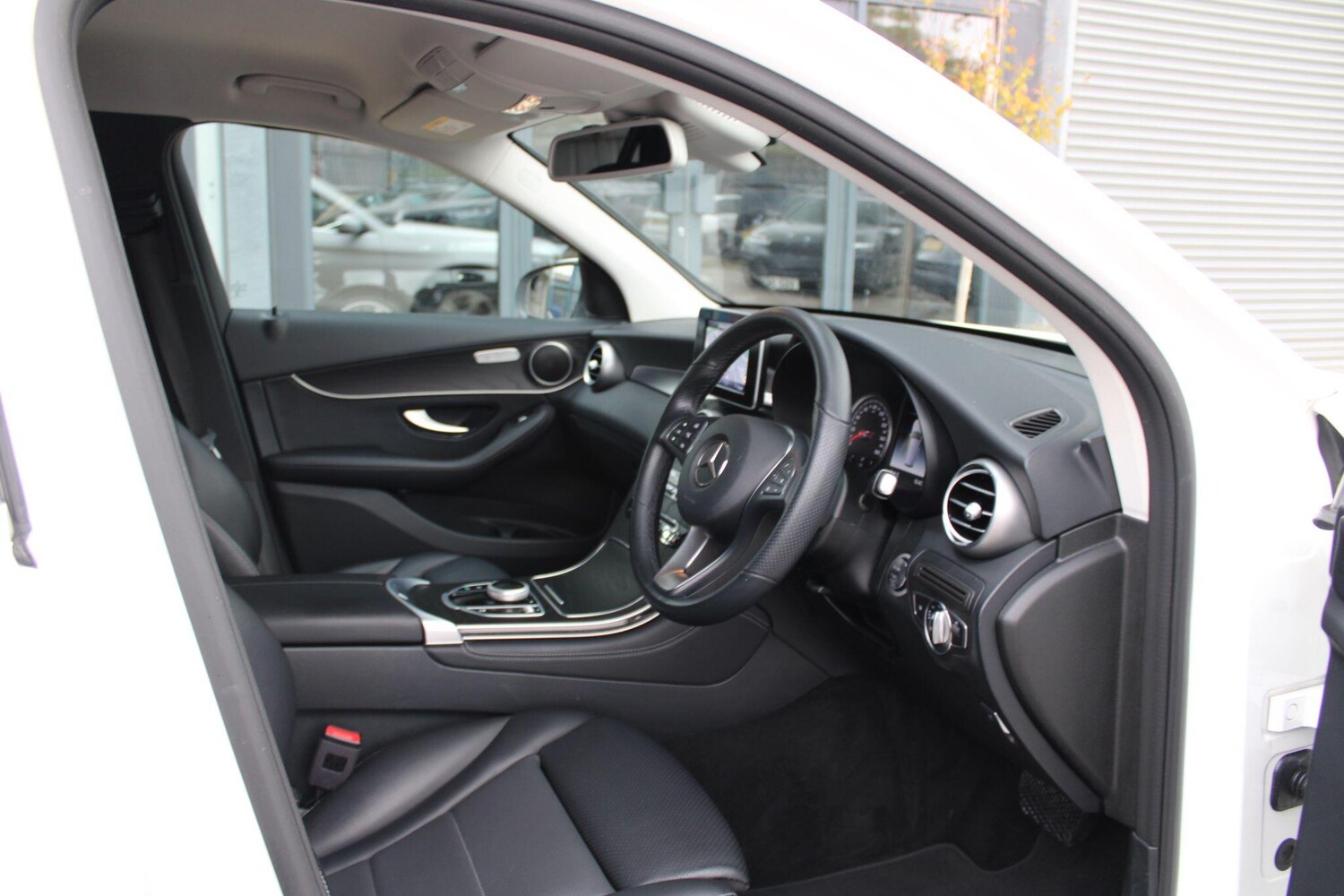 Used Mercedes-Benz GLC 2018 for sale - 76610224: Photo 10