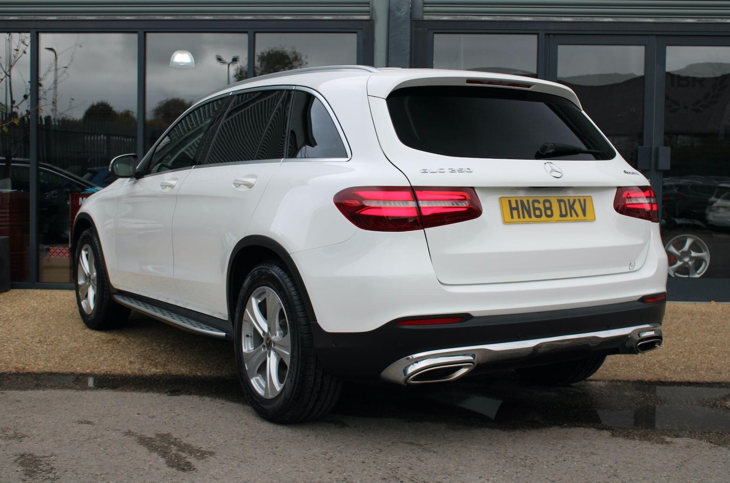 Used Mercedes-Benz GLC 2018 for sale - 76610224: Photo 2