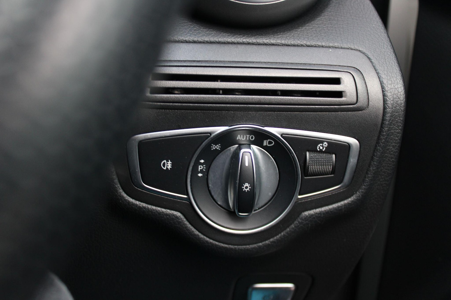 Used Mercedes-Benz GLC 2018 for sale - 76610224: Photo 22