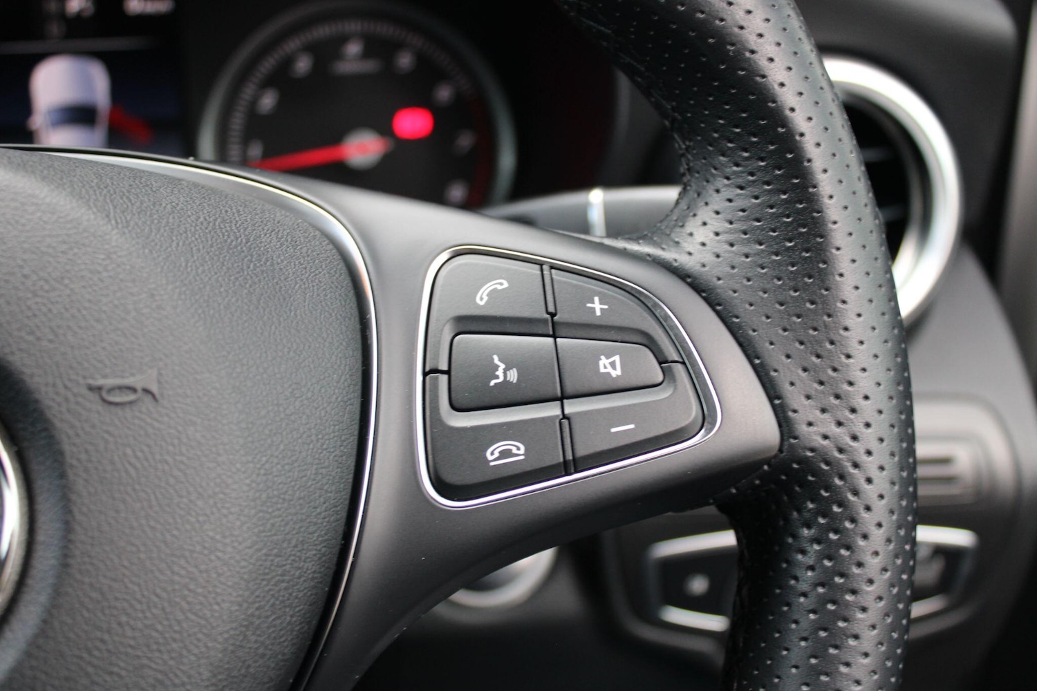 Used Mercedes-Benz GLC 2018 for sale - 76610224: Photo 26