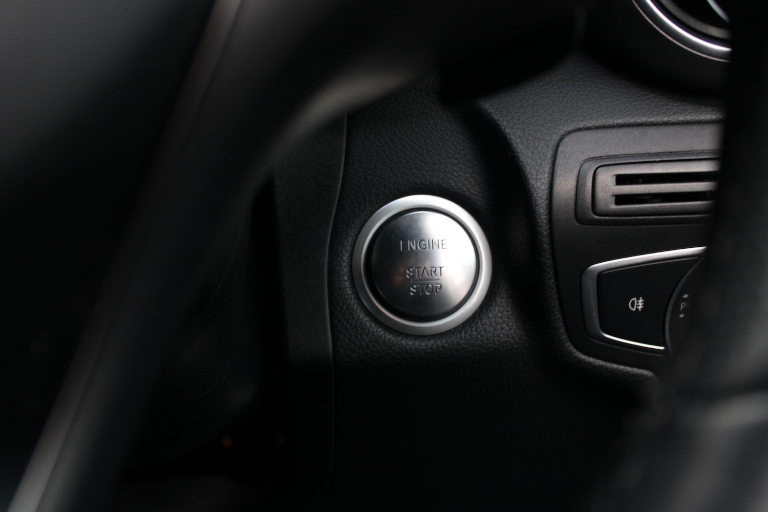 Used Mercedes-Benz GLC 2018 for sale - 76610224: Photo 27