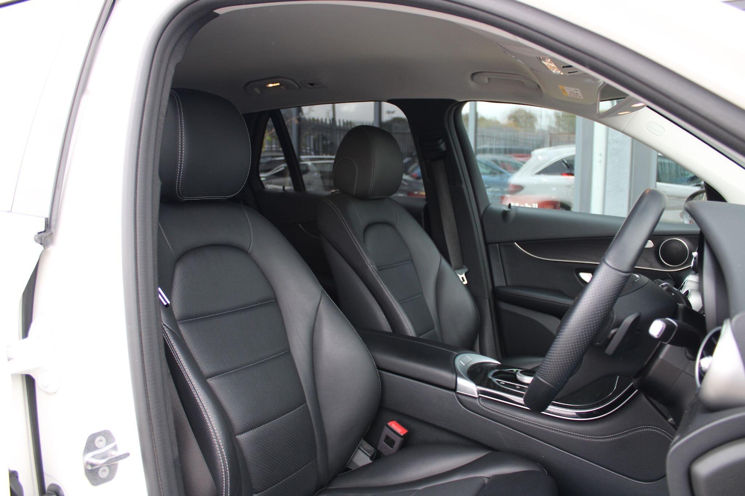 Used Mercedes-Benz GLC 2018 for sale - 76610224: Photo 3