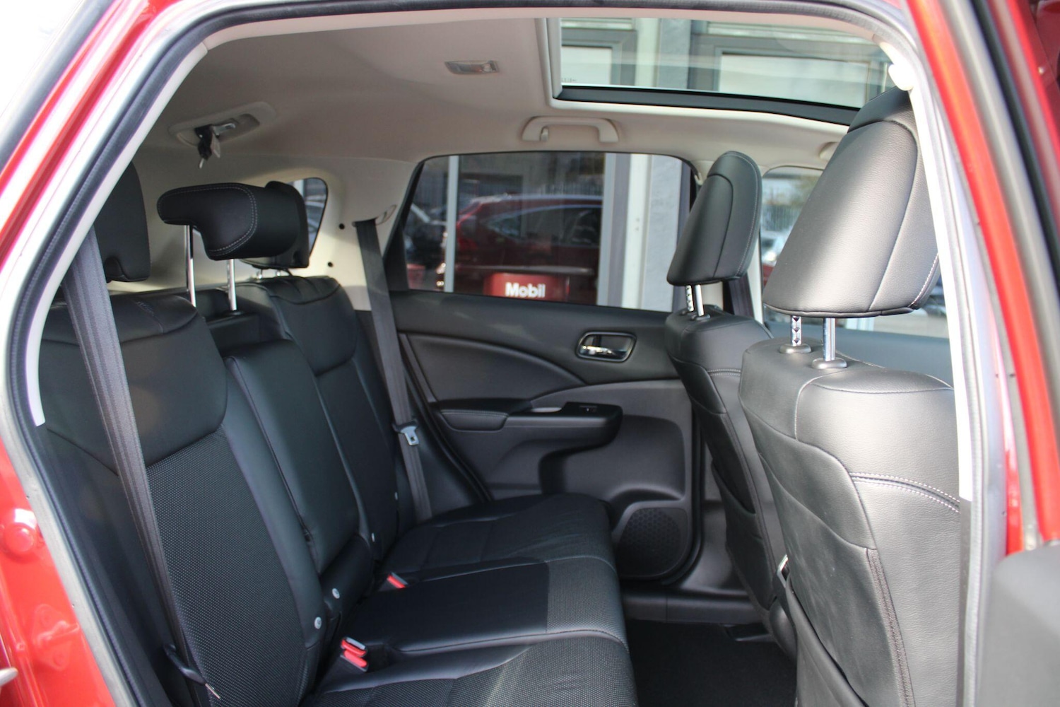 Used Honda CR-V 2018 for sale - 76610214: Photo 11