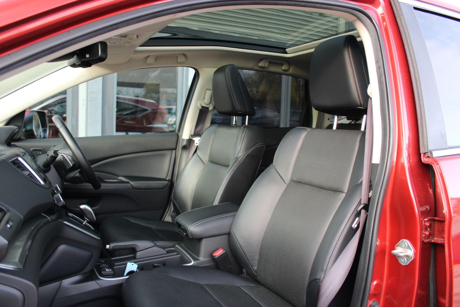 Used Honda CR-V 2018 for sale - 76610214: Photo 14