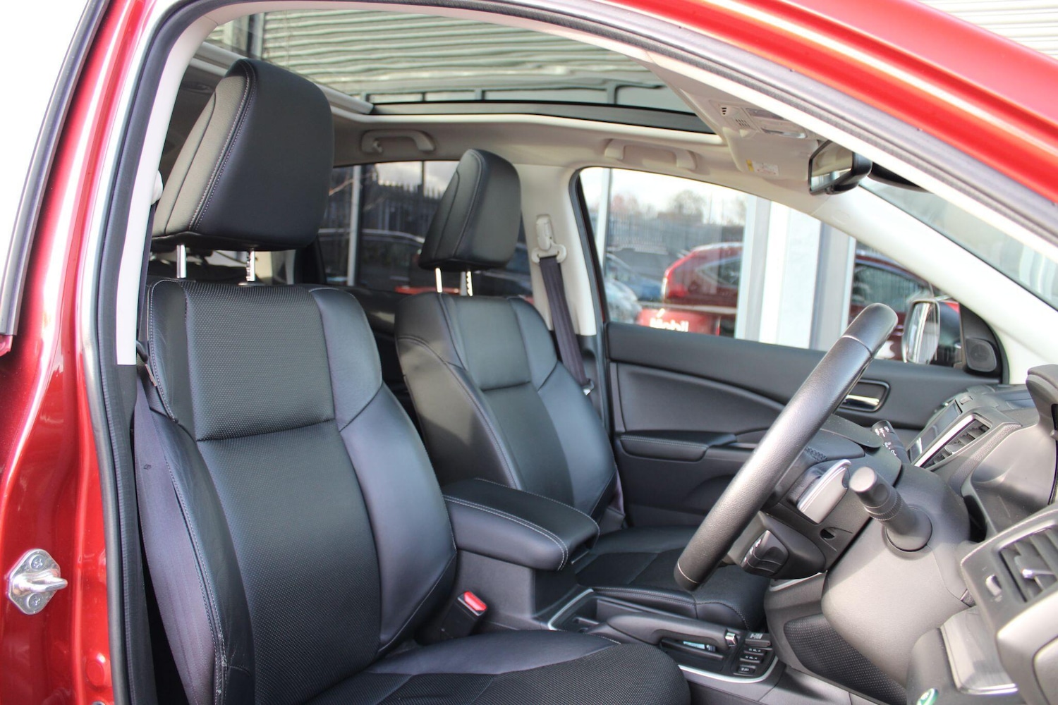 Used Honda CR-V 2018 for sale - 76610214: Photo 3