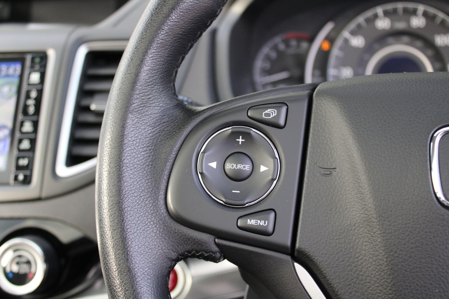 Used Honda CR-V 2018 for sale - 76610214: Photo 30