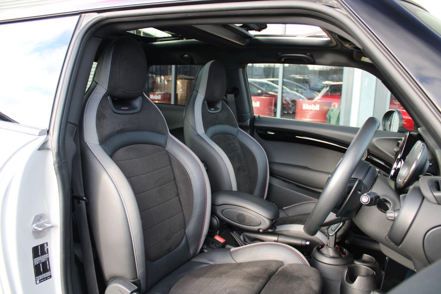 Used MINI Hatch 2020 for sale - 76899314: Photo 3