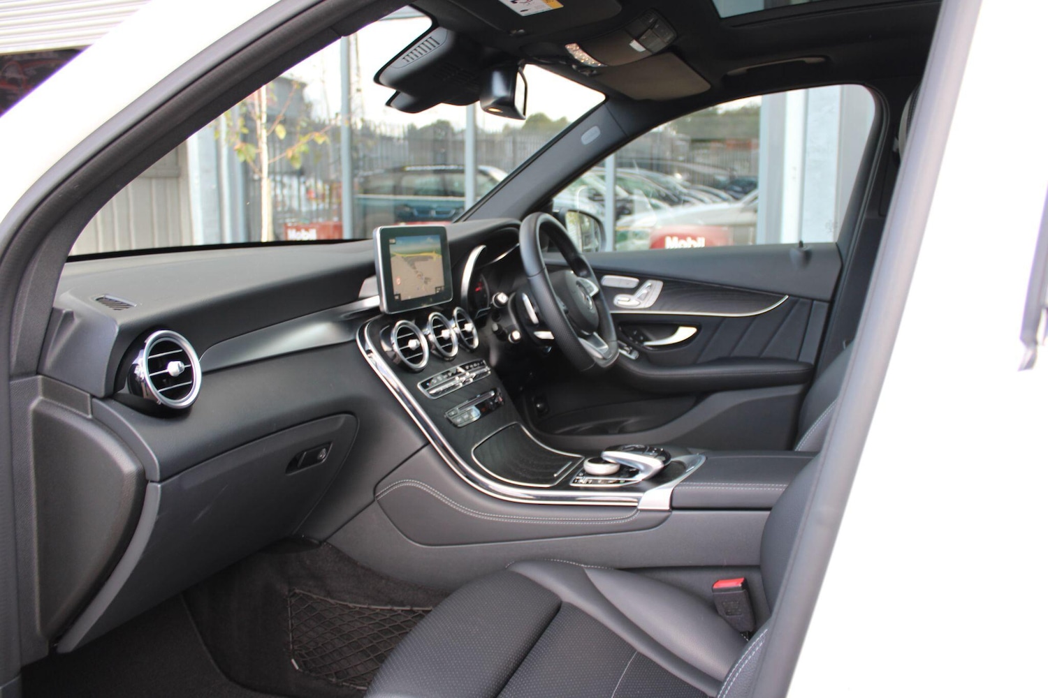 Used Mercedes-Benz GLC 2018 for sale - 76610215: Photo 12