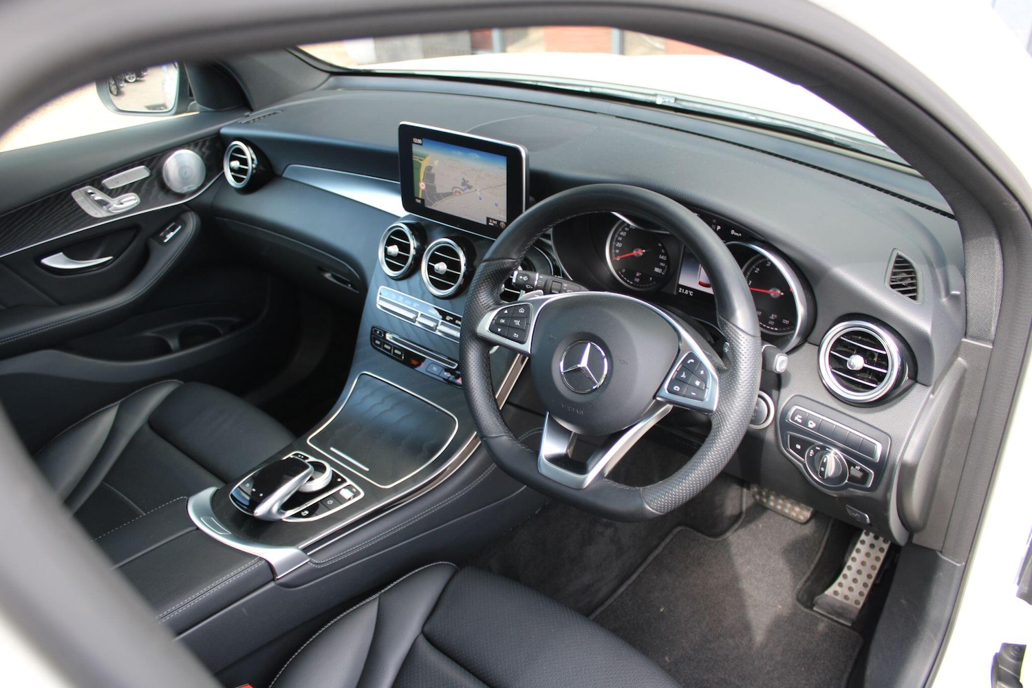 Used Mercedes-Benz GLC 2018 for sale - 76610215: Photo 16