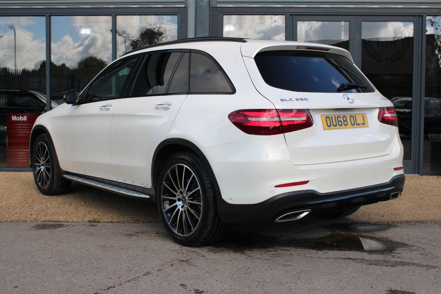 Used Mercedes-Benz GLC 2018 for sale - 76610215: Photo 2