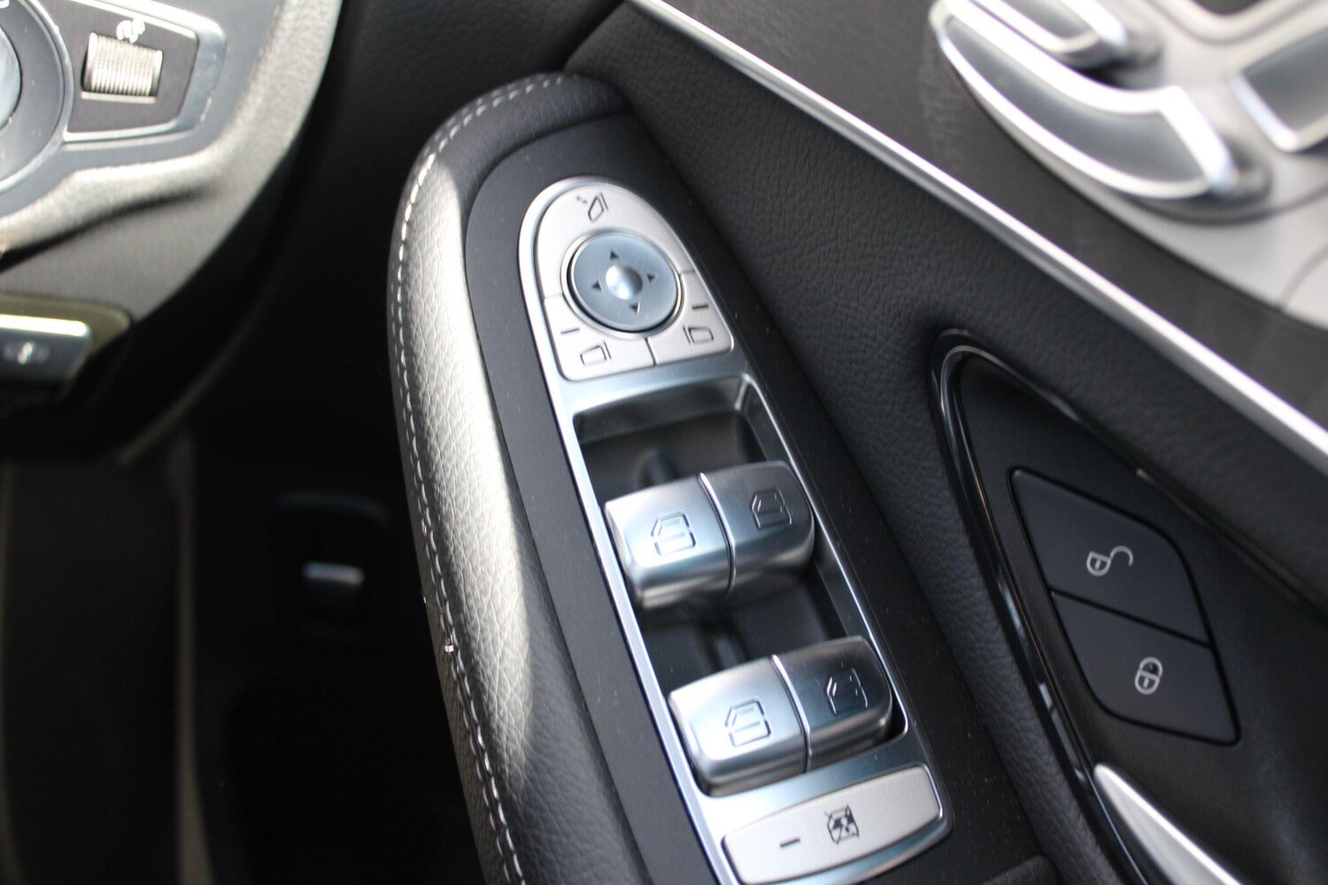 Used Mercedes-Benz GLC 2018 for sale - 76610215: Photo 30