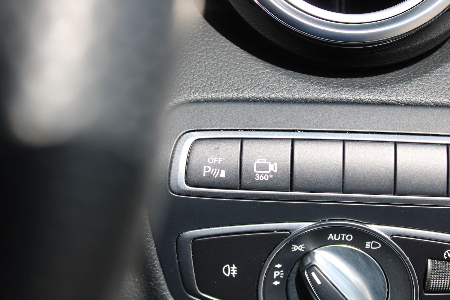 Used Mercedes-Benz GLC 2018 for sale - 76610215: Photo 34