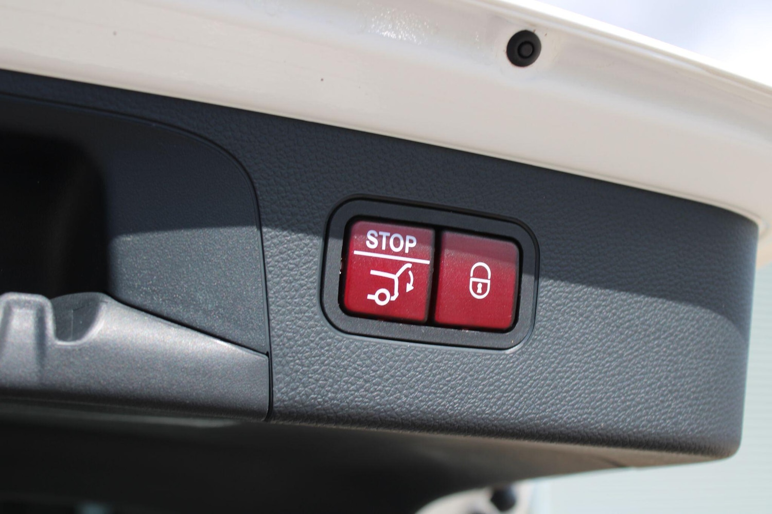 Used Mercedes-Benz GLC 2018 for sale - 76610215: Photo 42