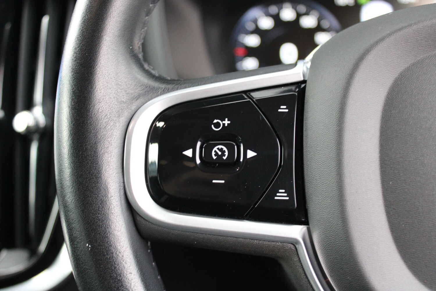 Used Volvo V60 Cross Country for sale - 77753772: Photo 23