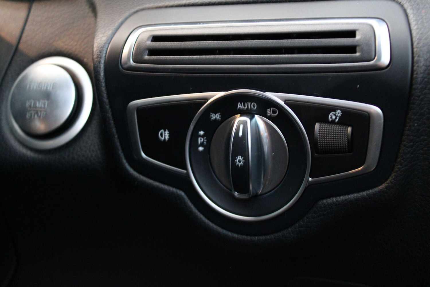 Used Mercedes-Benz C Class 2018 for sale - 77190878: Photo 27