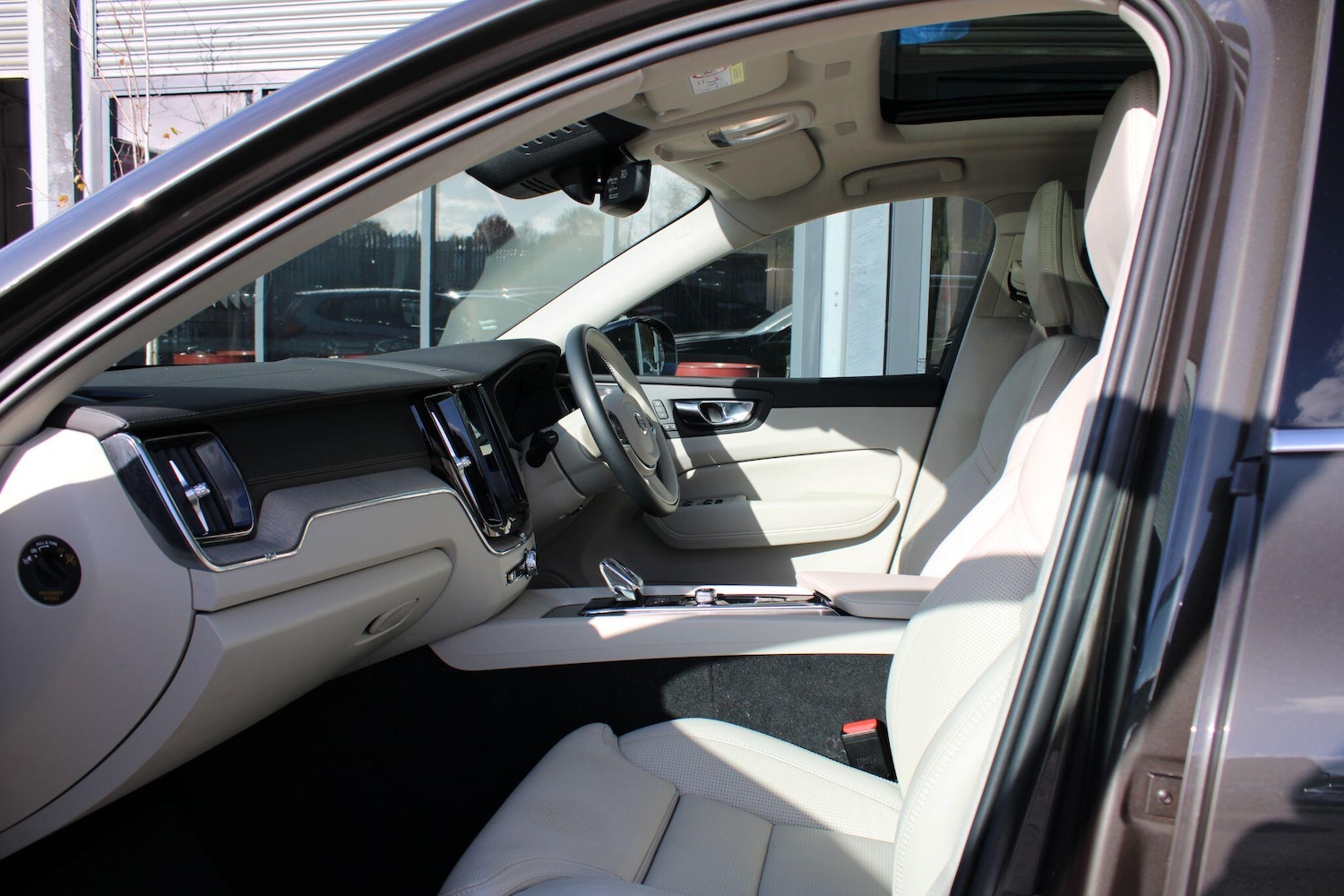 Used Volvo XC60 2022 for sale - 76610216: Photo 12