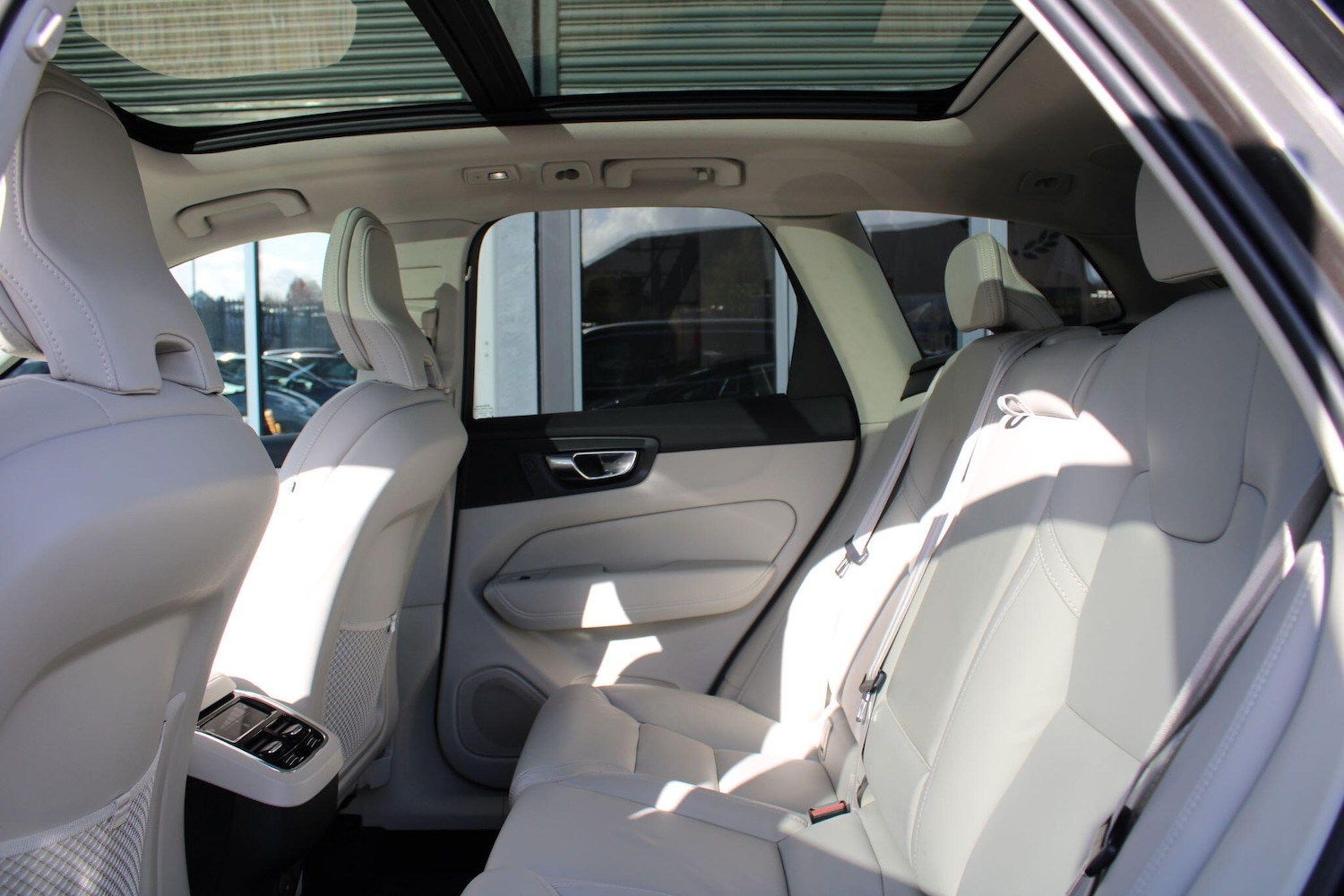 Used Volvo XC60 2022 for sale - 76610216: Photo 15