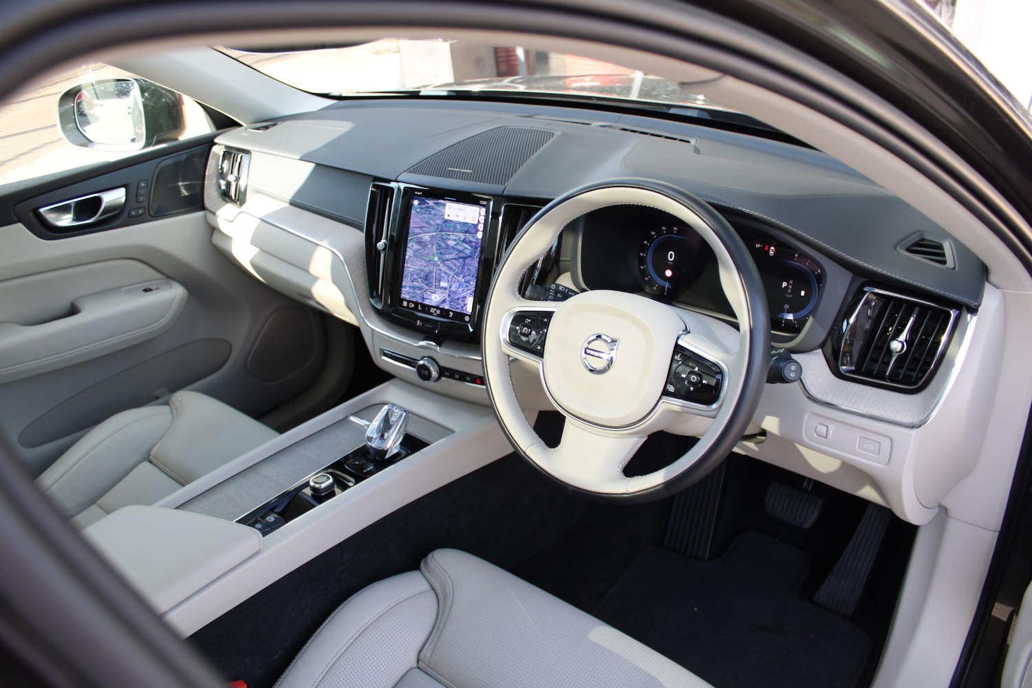 Used Volvo XC60 2022 for sale - 76610216: Photo 16