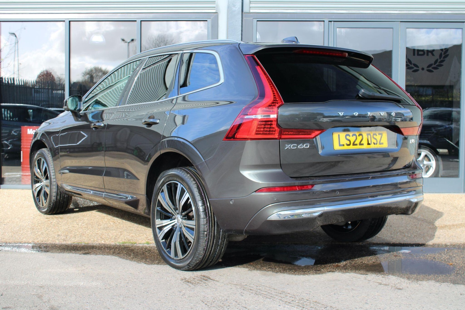 Used Volvo XC60 2022 for sale - 76610216: Photo 2