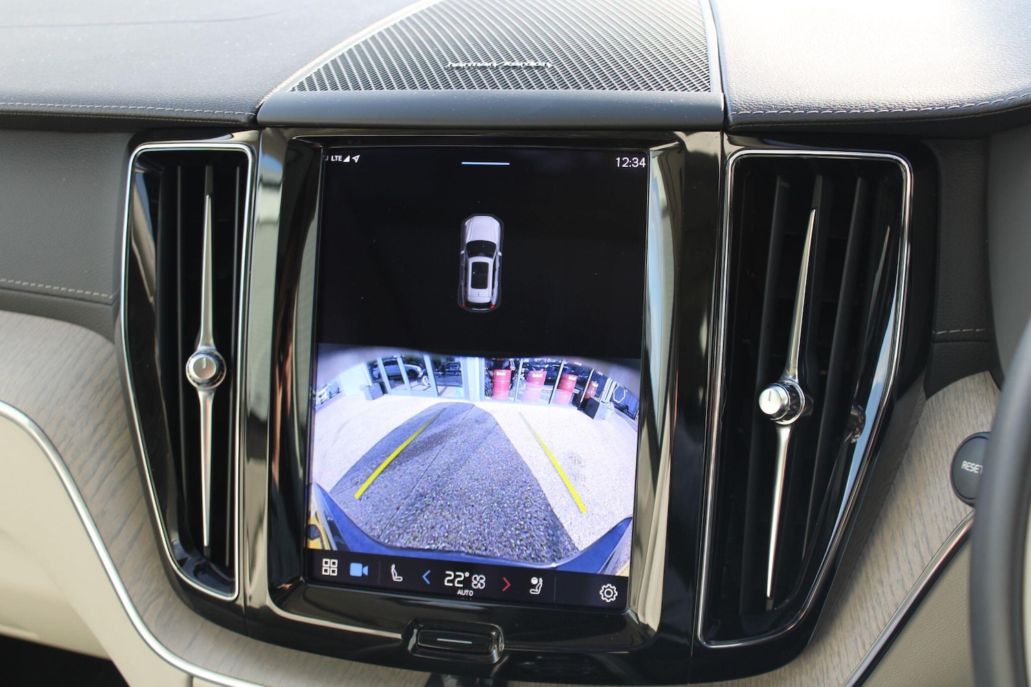 Used Volvo XC60 2022 for sale - 76610216: Photo 22