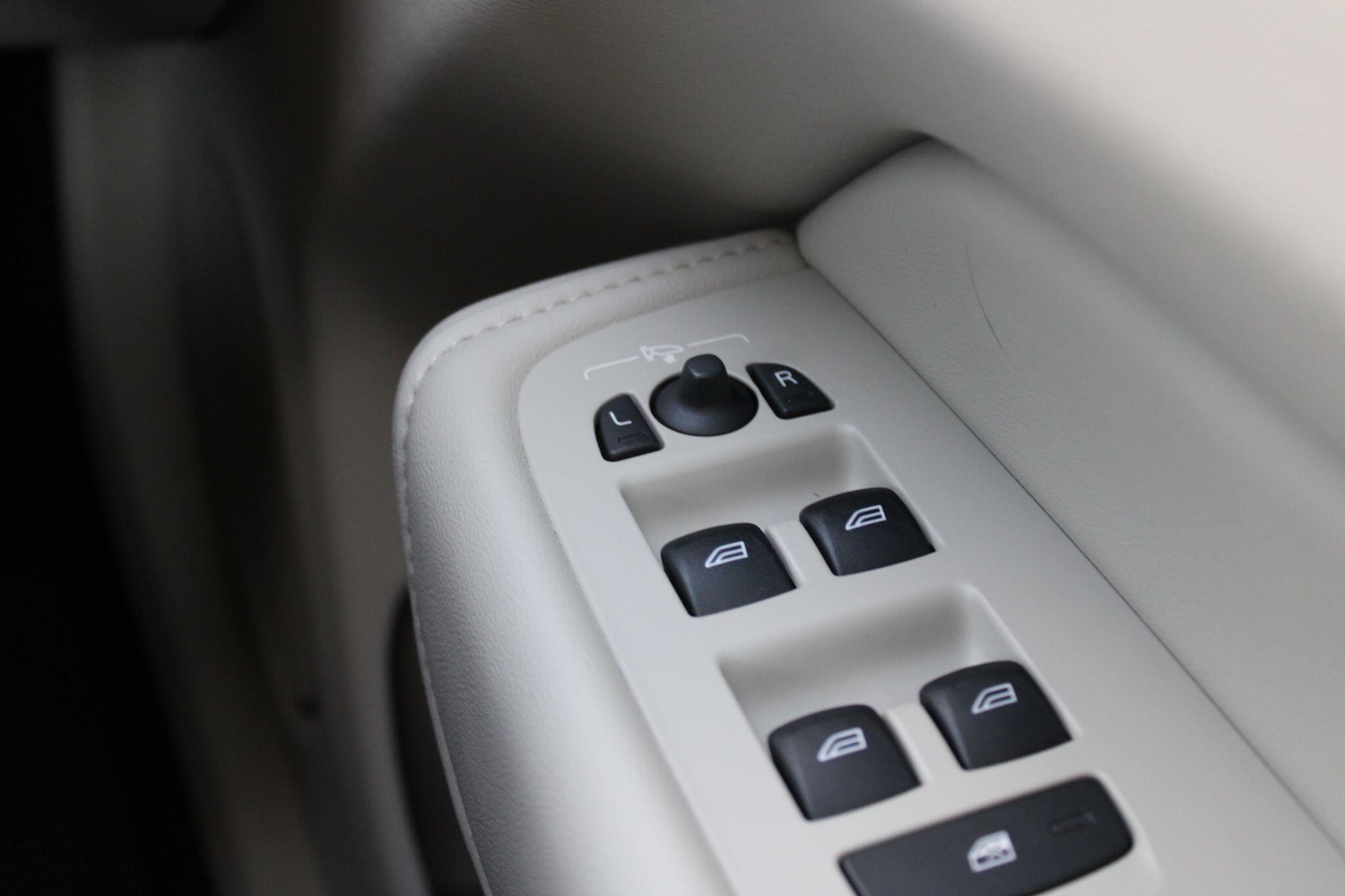 Used Volvo XC60 2022 for sale - 76610216: Photo 33