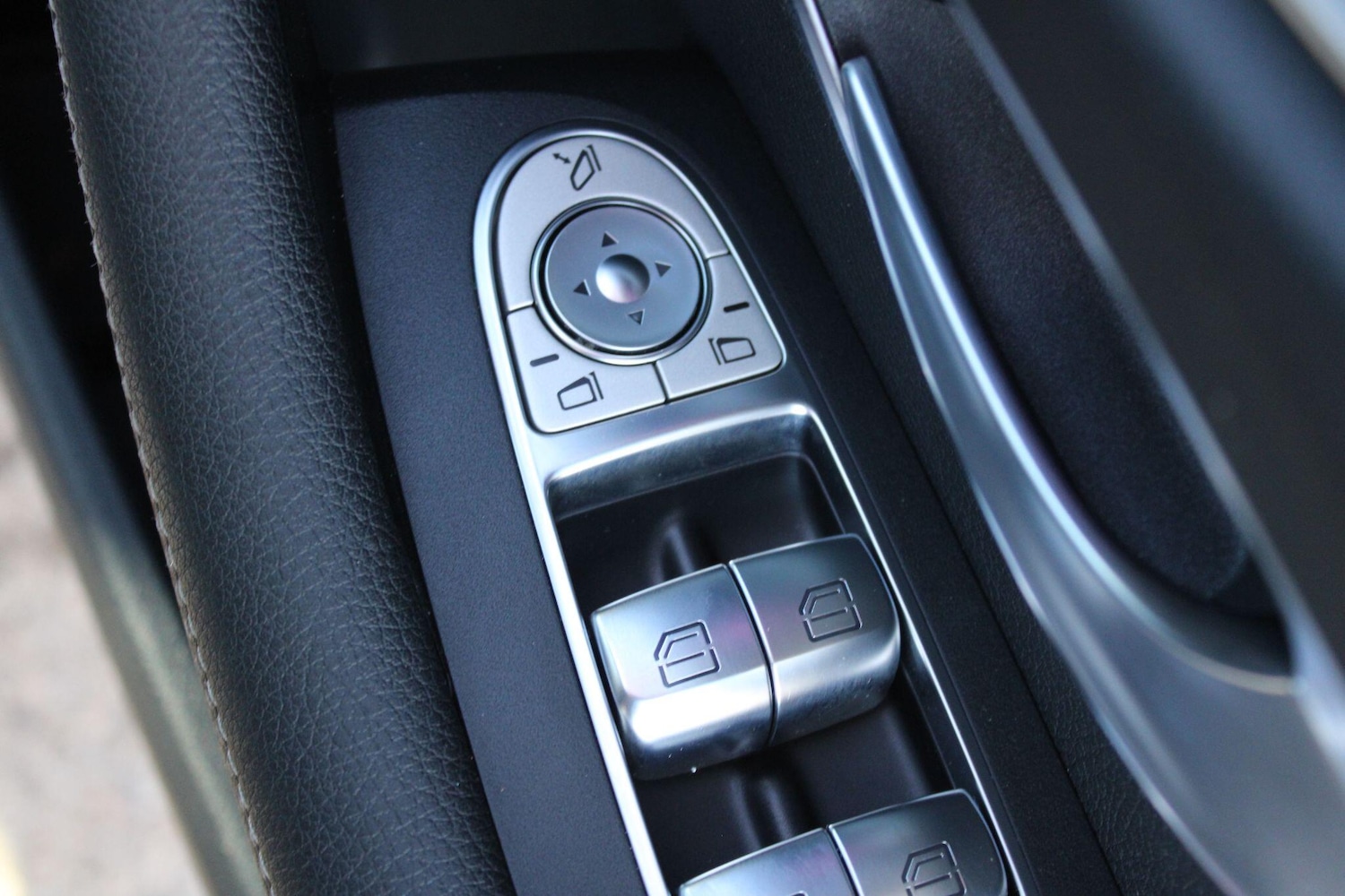 Used Mercedes-Benz E Class 2020 for sale - 77016859: Photo 39