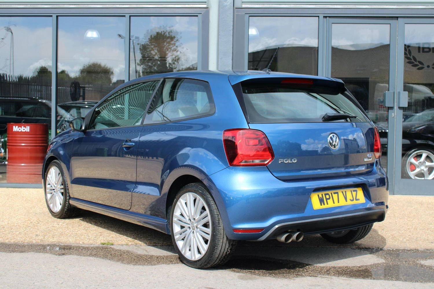 Used Volkswagen Polo 2017 for sale - 76610207: Photo 2