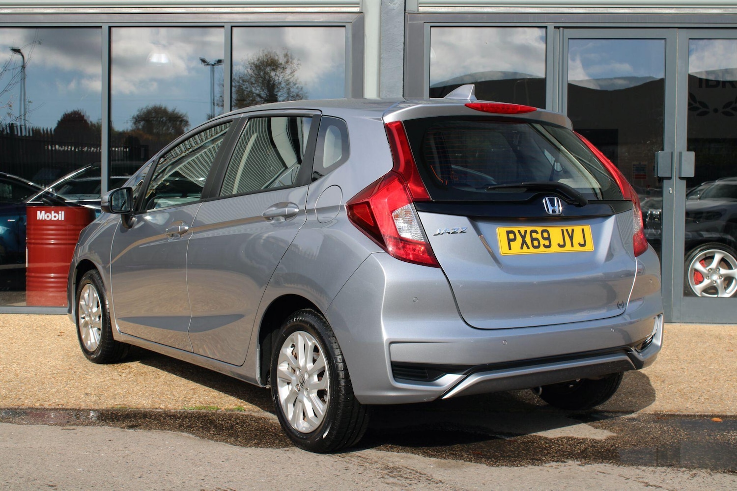 Used Honda Jazz 2019 for sale - 76608330: Photo 2