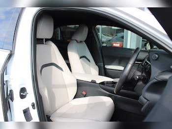 Used Lexus UX 2023 for sale - 77724078: Photo