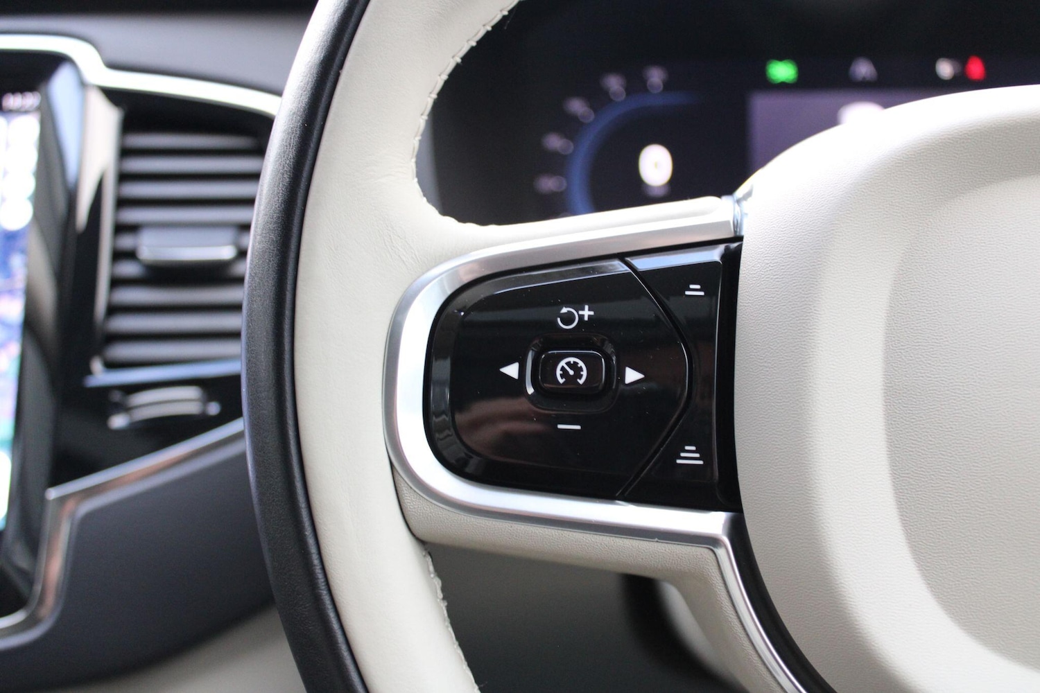 Used Volvo XC90 2022 for sale - 76765483: Photo 7