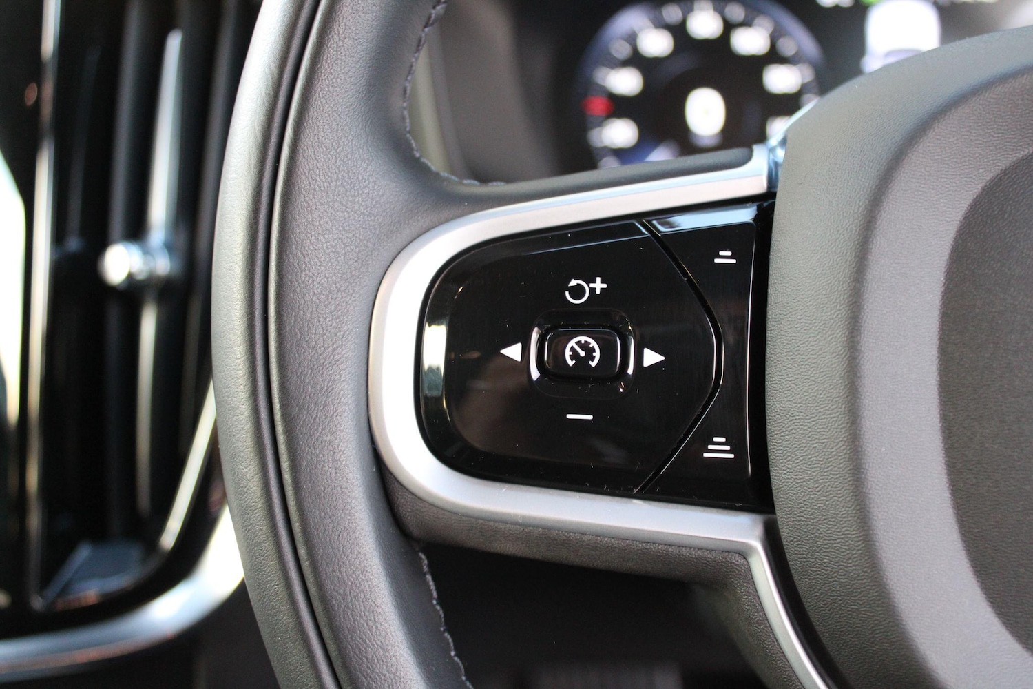 Used Volvo V60 Cross Country 2021 for sale - 76765281: Photo 26