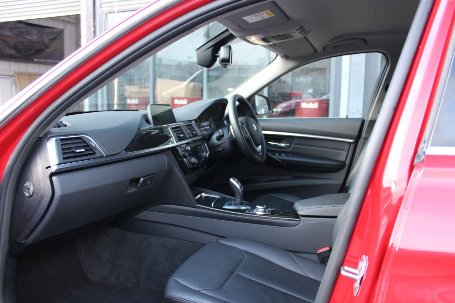 Used BMW 3 Series 2017 for sale - 77440109: Photo 12