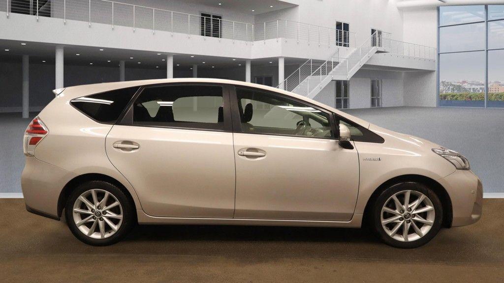 Used Toyota Prius+ 2019 for sale - 77013831: Photo 5