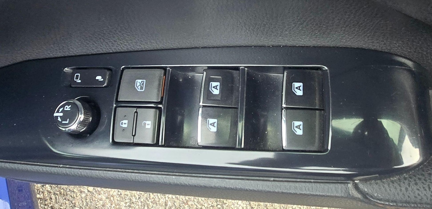 Used Toyota Camry 2019 for sale - 78117065: Photo 17